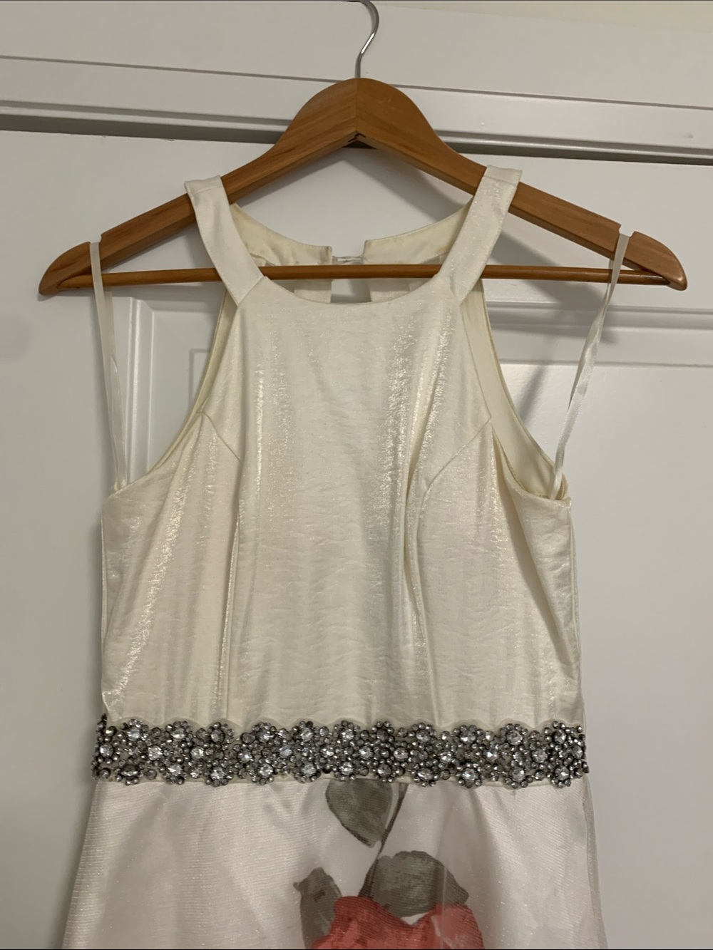 Le Chateau Ivory Maxi Dress with Pink Floral Print and Beaded Waist - Picture 3 of 6